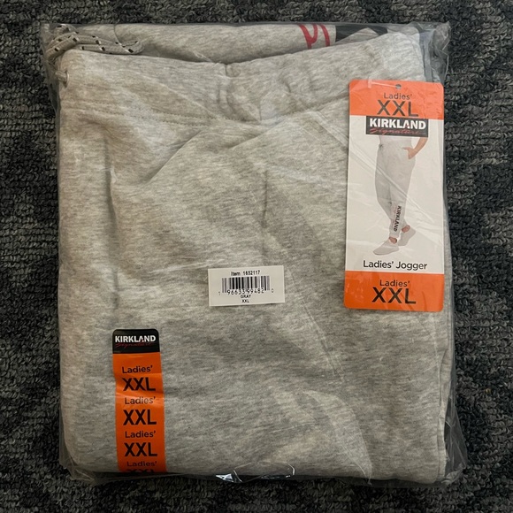 Kirkland Signature Ladies Logo Jogger, Gray - Picture 13 of 13
